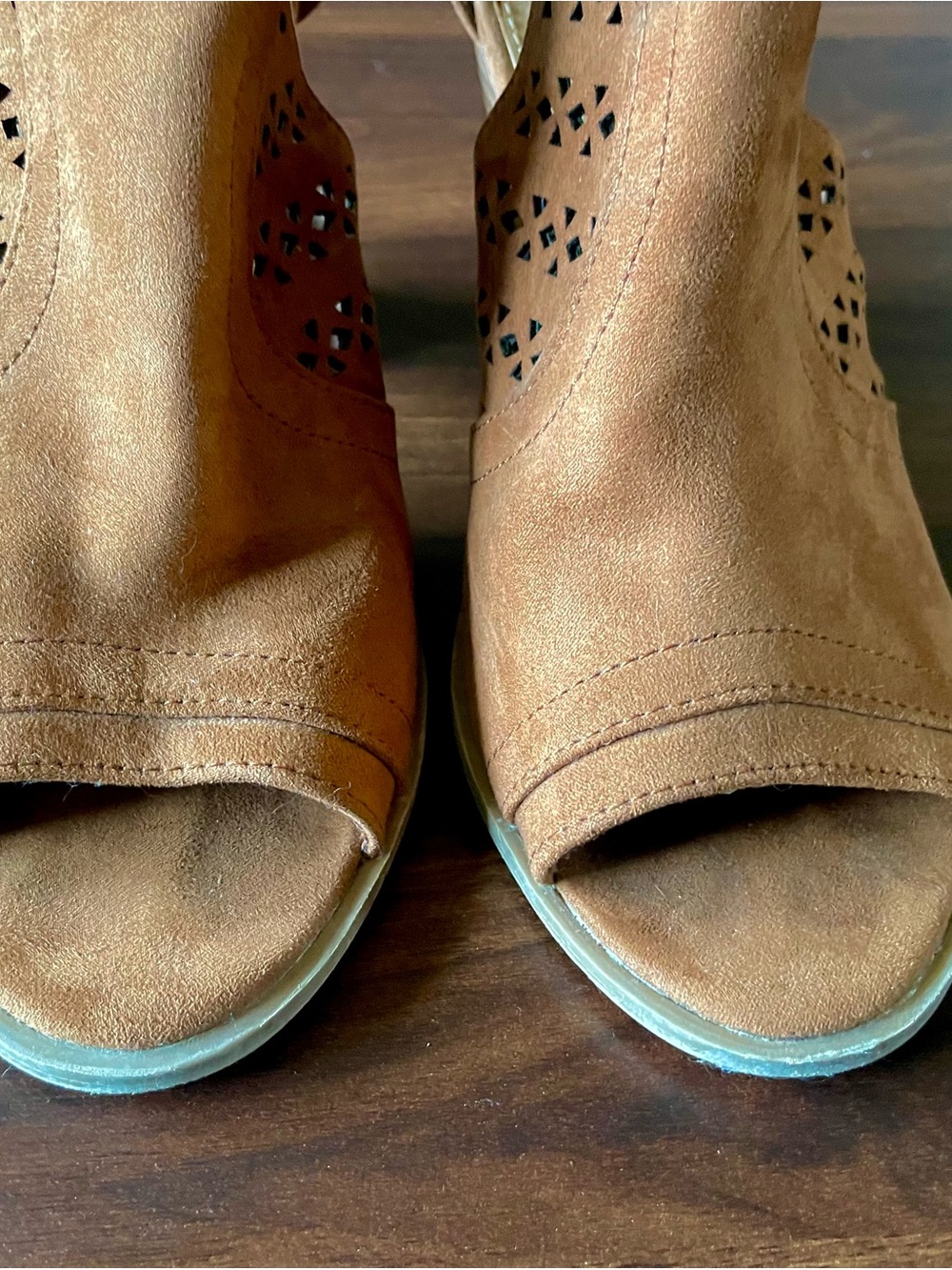 American Eagle Cut Out Open-Toe Faux Suede Tan/Brown Block Heel Booties/Sandals - Picture 9 of 12